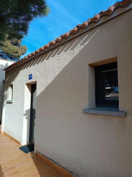 Studio Renove Dans Residence De Vacances Avec Grande Piscine Chauffee, Parking Et Terrasse Агд Экстерьер фото
