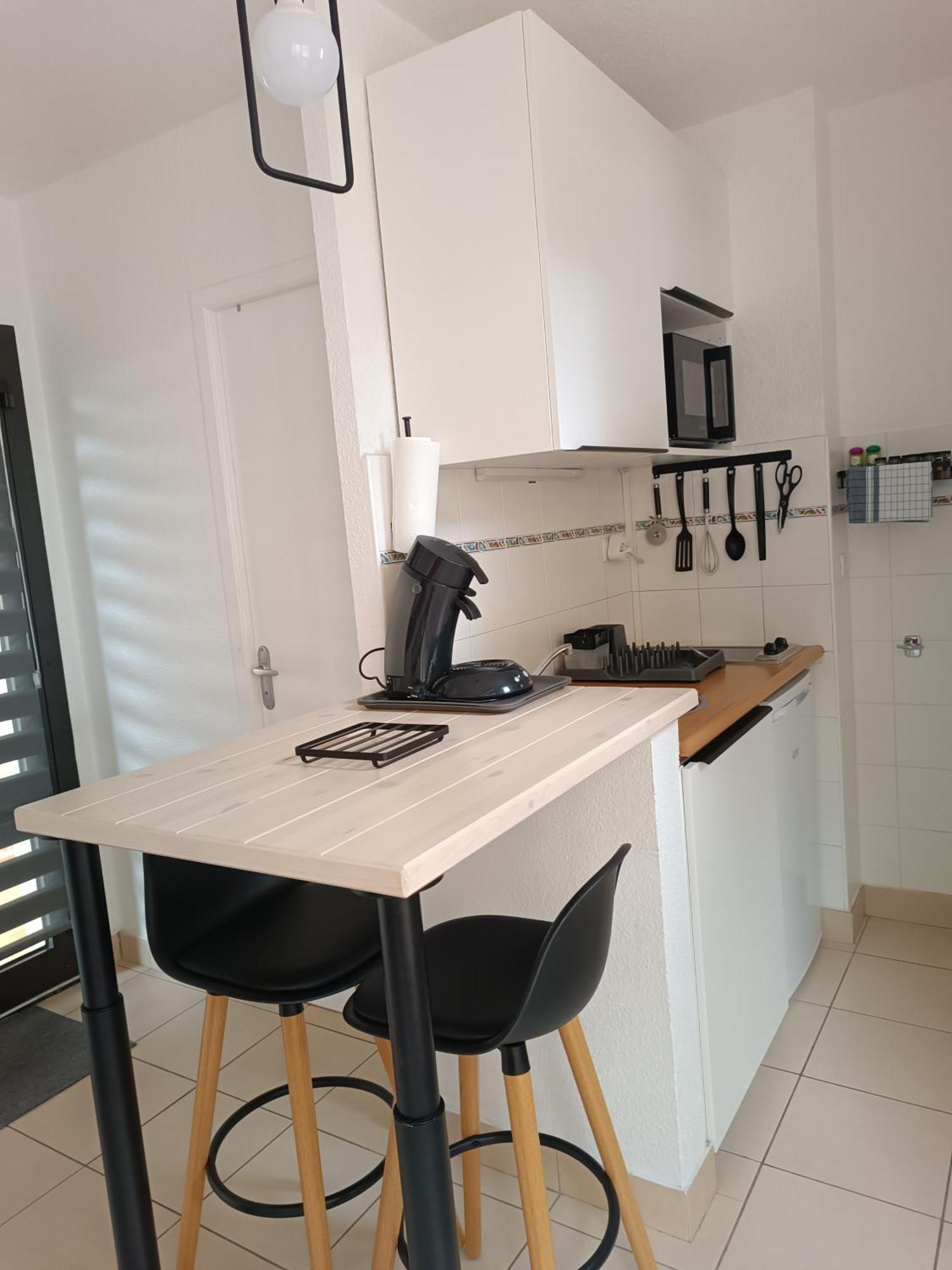 Studio Renove Dans Residence De Vacances Avec Grande Piscine Chauffee, Parking Et Terrasse Агд Экстерьер фото