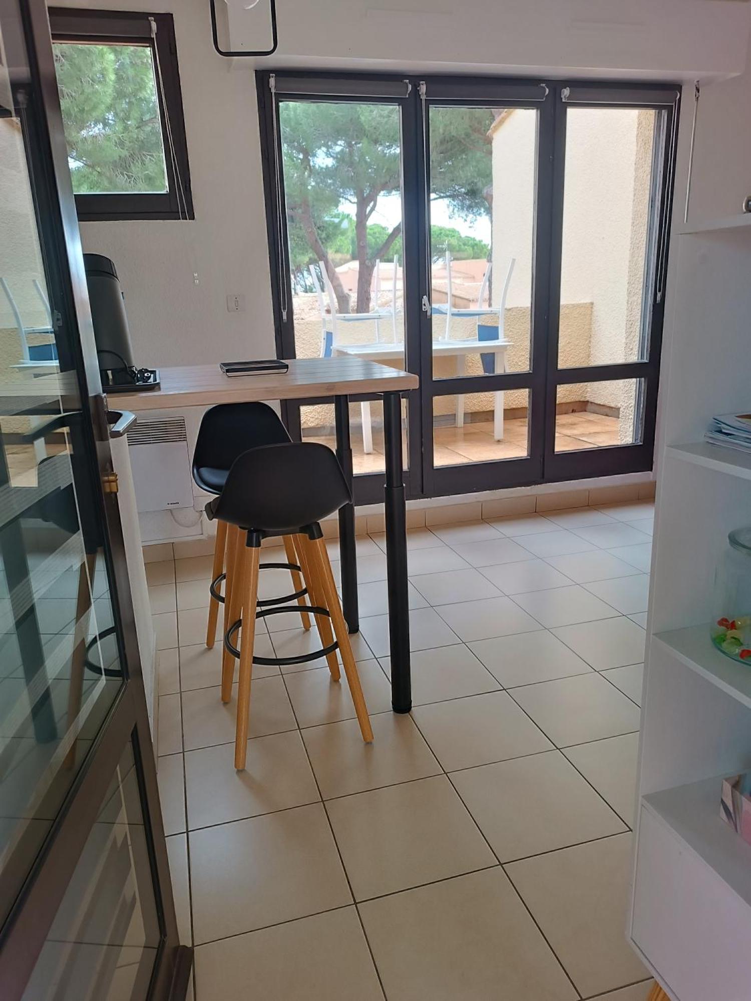Studio Renove Dans Residence De Vacances Avec Grande Piscine Chauffee, Parking Et Terrasse Агд Экстерьер фото